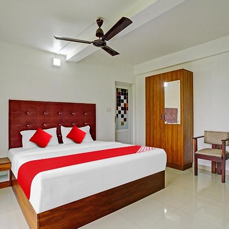 Hotel Oyo Flagship 81260 Star Lights à Munnar Extérieur photo