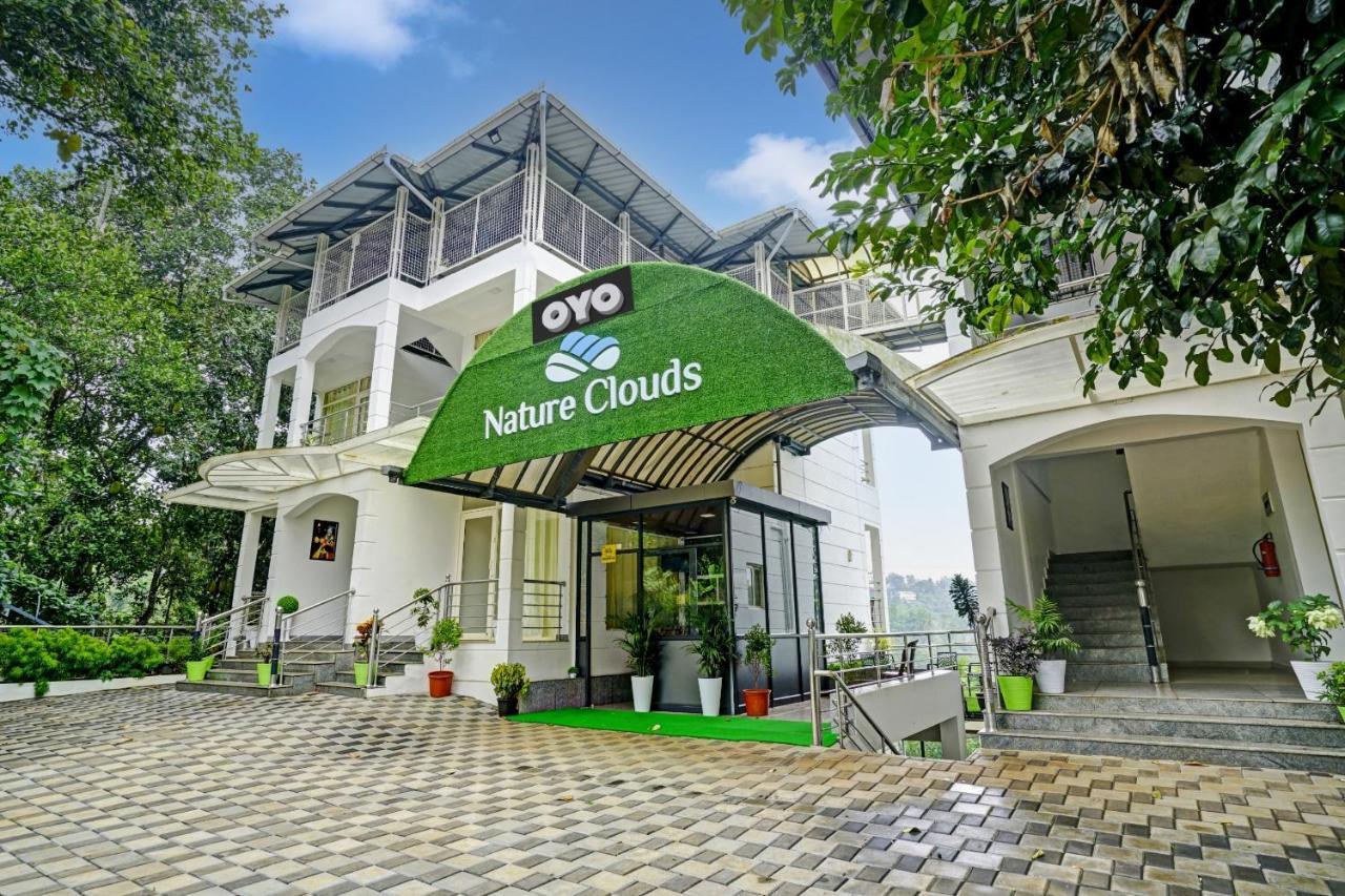 Hotel Oyo Flagship 81260 Star Lights à Munnar Extérieur photo