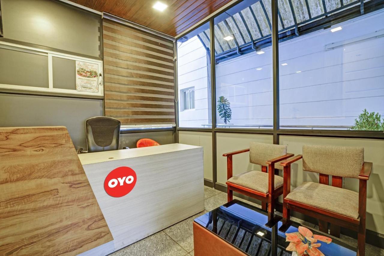 Hotel Oyo Flagship 81260 Star Lights à Munnar Extérieur photo