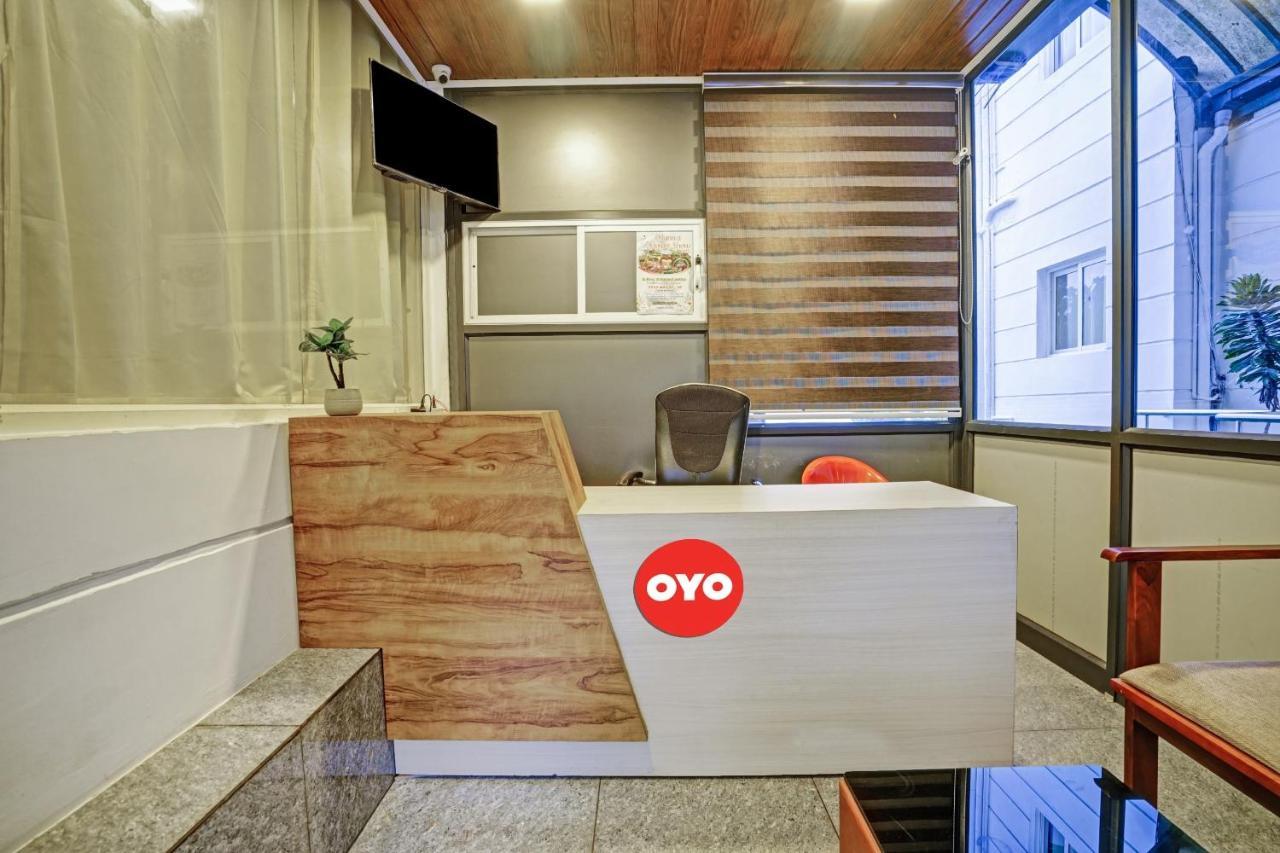 Hotel Oyo Flagship 81260 Star Lights à Munnar Extérieur photo
